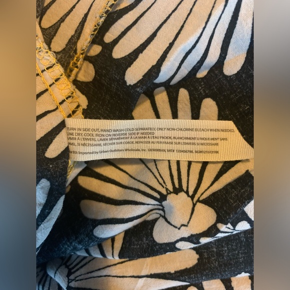 Free People Intimately Black/White Beach Party Sarong Size Large 100% Cotton - Picture 7 of 8